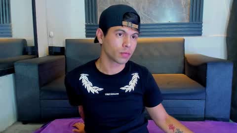 Aroon   online show from December 21, 2025, 7:10 pm