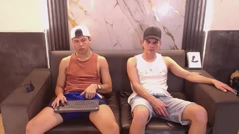 Aroon   online show from April 9, 2026, 4:12 am