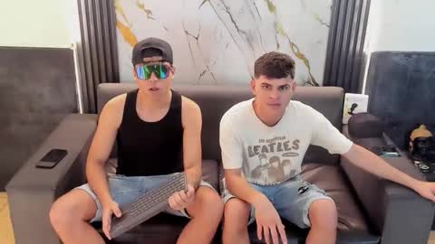 Aroon   online show from April 10, 2026, 3:45 am