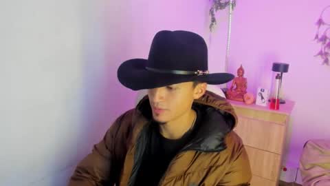 Snapshot of aroon_smith_ chatting on January 7, 2026, 1:35 pm Aron online show from January 7, 2026, 1:35 pm