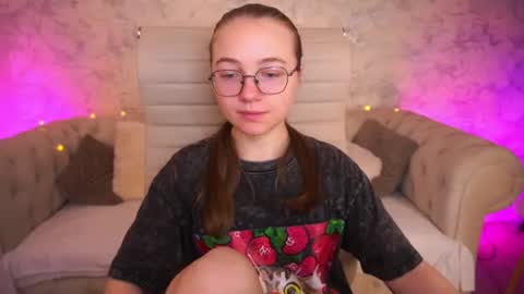arrinawair online show from June 18, 2026, 6:57 am