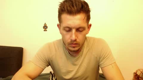 arromwilliam90 online show from January 26, 2025, 7:52 pm