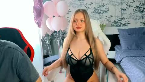 art_cam_ online show from April 17, 2026, 8:17 am