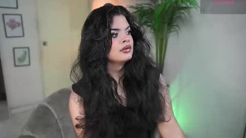 Chloe  online show from September 20, 2025, 6:20 pm