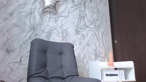   online show from October 16, 2025, 12:17 pm