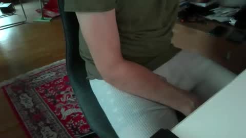 Snapshot of artesian99 chatting on February 9, 2026, 2:32 pm artesian99 online show from February 9, 2026, 2:32 pm