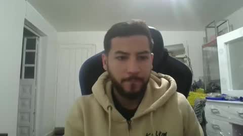 Snapshot of arthur1718 chatting on December 2, 2025, 1:00 am arthur1718 online show from December 2, 2025, 1:00 am