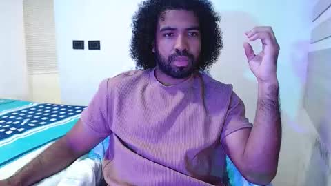 arthur_jamess online show from December 22, 2025, 11:46 pm