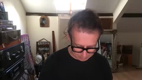 artisterotic online show from October 28, 2025, 9:57 am