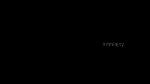 Snapshot of artmiajoy chatting on February 15, 2025, 12:11 pm MIA OF artmiajoy online show from February 15, 2025, 12:11 pm