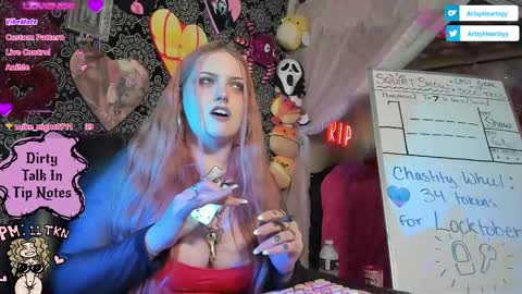 ArtsyHeartsyy online show from October 9, 2025, 2:09 am