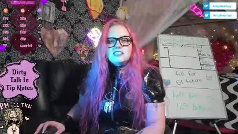 ArtsyHeartsyy online show from October 14, 2025, 1:17 am