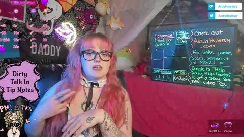 ArtsyHeartsyy online show from November 22, 2025, 1:48 am