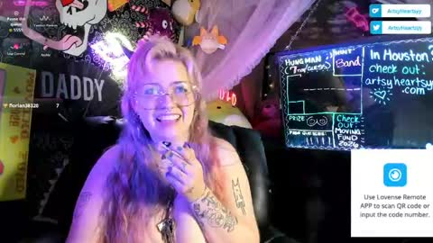 ArtsyHeartsyy online show from April 14, 2026, 12:16 am