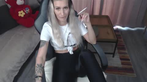 Snapshot of arya_anne chatting on May 24, 2026, 7:02 am Anna online show from May 24, 2026, 7:02 am