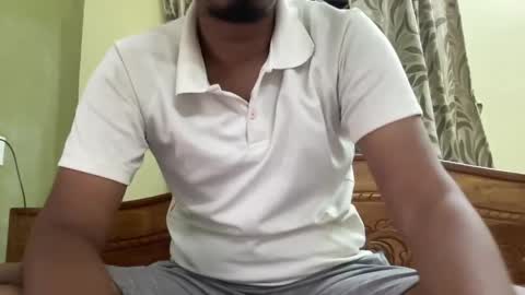aryan_980763874 online show from May 15, 2026, 11:12 pm