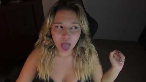 ash_smith1 online show from January 16, 2025, 1:48 am