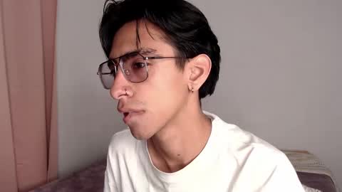 Ash online show from November 10, 2025, 12:31 am