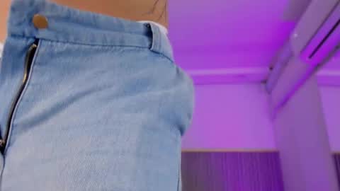 ash_valentine online show from March 3, 2026, 7:53 pm