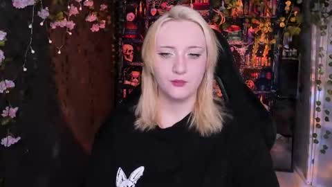 Snapshot of asheluck chatting on June 30, 2026, 7:42 am AshleyAshe online show from June 30, 2026, 7:42 am