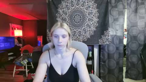 Ashlee Wolf online show from December 23, 2024, 2:24 am