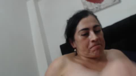 Snapshot of ashleey_thompson chatting on January 1, 2025, 10:24 pm ashleey_thompson online show from January 1, 2025, 10:24 pm