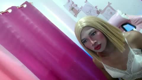 Snapshot of ashley_cummer chatting on May 27, 2026, 2:52 am ashley_cummer online show from May 27, 2026, 2:52 am