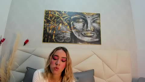 ashley_miller26 online show from March 7, 2025, 11:40 am