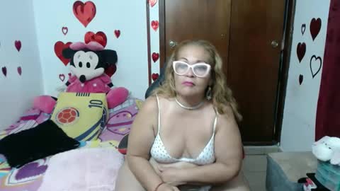 ashley pink11 online show from February 4, 2025, 1:56 am