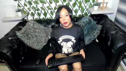 Snapshot of ashley_qualley chatting on November 2, 2025, 3:31 am Asheey online show from November 2, 2025, 3:31 am