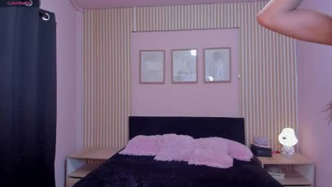 ashleycooper_2 online show from November 10, 2025, 4:50 pm