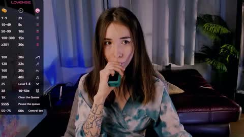 Ashley online show from November 23, 2025, 1:22 pm