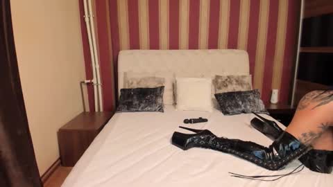 Ashley online show from February 2, 2026, 9:35 pm