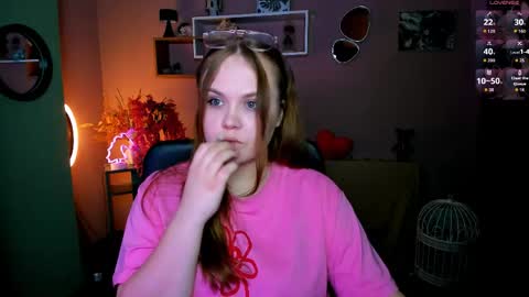 Ashli online show from April 15, 2026, 7:32 pm