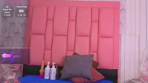 ashlleyray online show from June 26, 2026, 7:07 pm