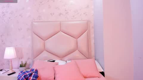 Snapshot of ashly_bloom chatting on May 2, 2026, 3:11 am Ashly online show from May 2, 2026, 3:11 am