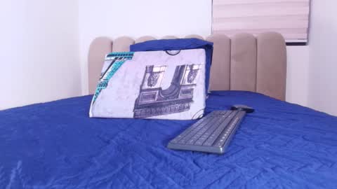 Ashly online show from December 5, 2025, 12:03 pm