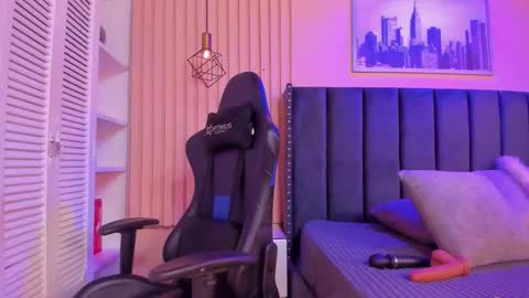 ashlye_miller_ online show from January 12, 2025, 6:49 am