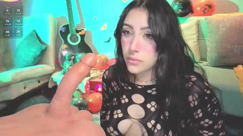 Snapshot of ashlynnlowe_ chatting on October 8, 2025, 8:06 pm Ash online show from October 8, 2025, 8:06 pm