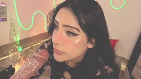 Ash  online show from December 19, 2025, 7:32 pm