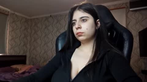 Lina online show from February 11, 2026, 12:37 am