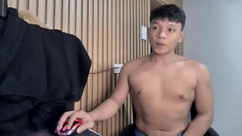 asian_calid22xx online show from March 3, 2026, 7:09 pm