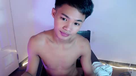 asian_lover05 online show from February 10, 2026, 11:31 pm
