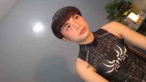 Reyshell online show from February 15, 2026, 7:51 am