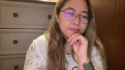 Curvy online show from July 19, 2026, 3:05 pm