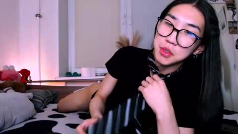 asiancvnt online show from February 11, 2026, 8:47 pm