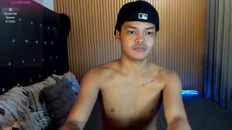 Snapshot of asianhugescott chatting on December 1, 2025, 3:50 pm VICTORIA SCOTT online show from December 1, 2025, 3:50 pm