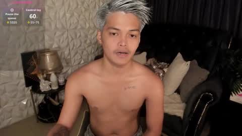 Snapshot of asianhugescott chatting on January 12, 2026, 12:32 pm VICTORIA SCOTT online show from January 12, 2026, 12:32 pm