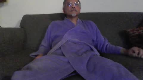 Snapshot of asianmixedman chatting on May 14, 2026, 3:24 am Asian Mixed Man online show from May 14, 2026, 3:24 am