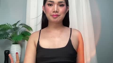 Lily online show from June 26, 2026, 10:52 am